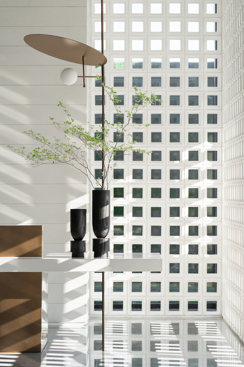 湖居者的生活图鉴 · 南昌九颂大唐山湖印售楼部丨中国南昌丨广州奥迅室内设计有限公司-13