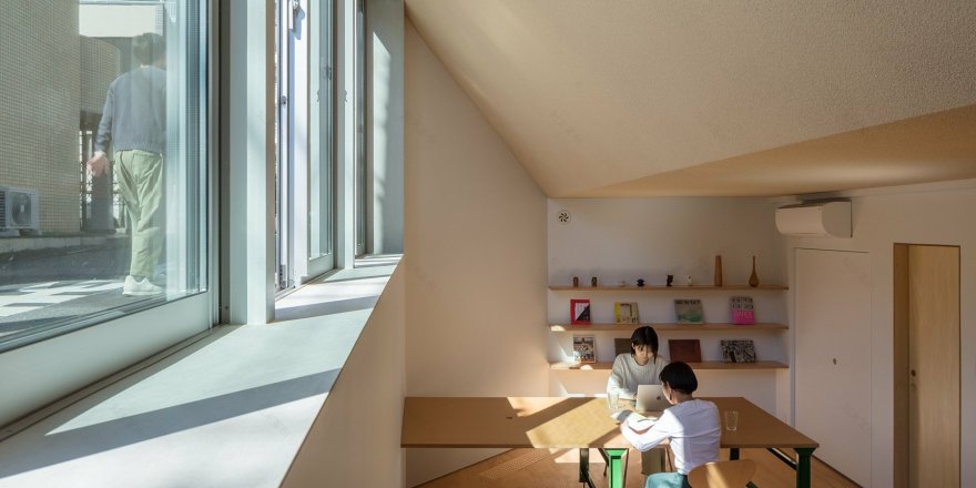 "东京'公寓 S' | 倾斜角落与宽敞开口赋予空间活力"-18