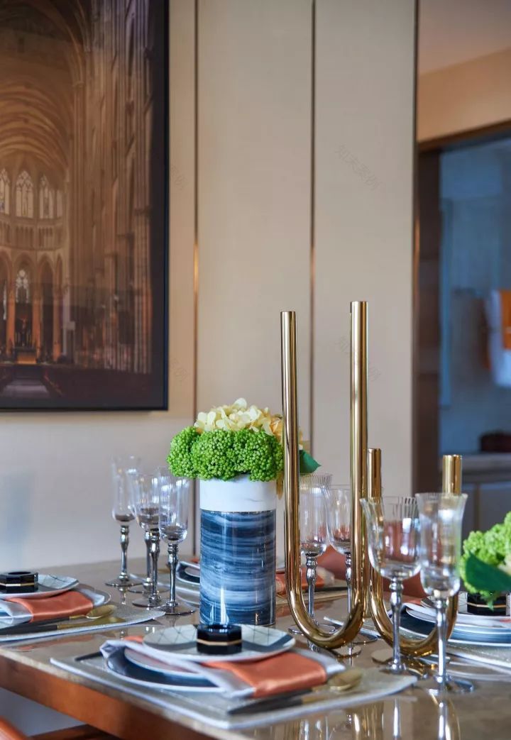 爱马仕橙与蒂芙尼蓝的室内设计魅力-9