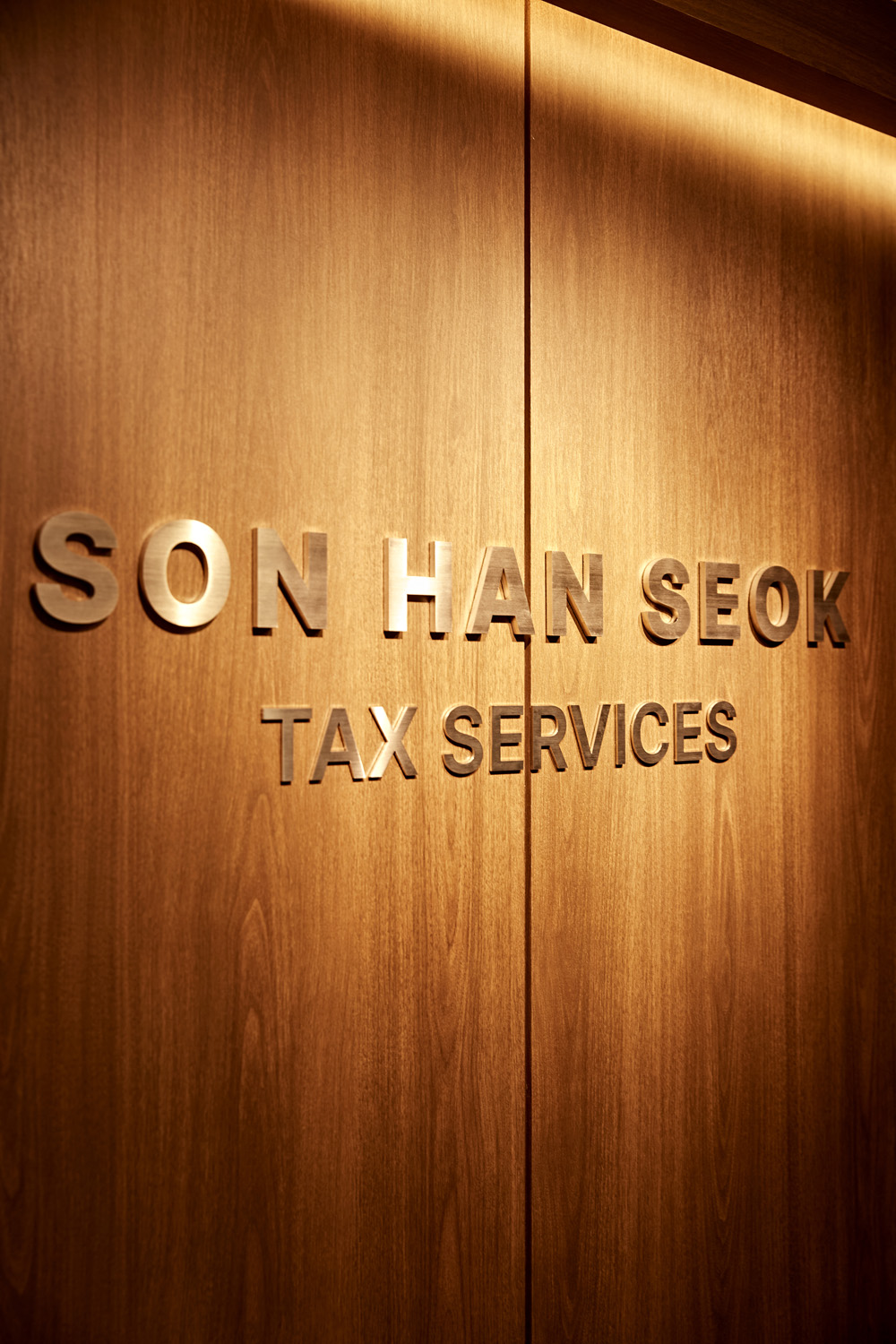 首尔高级会计师事务所的现代极简内饰设计-18