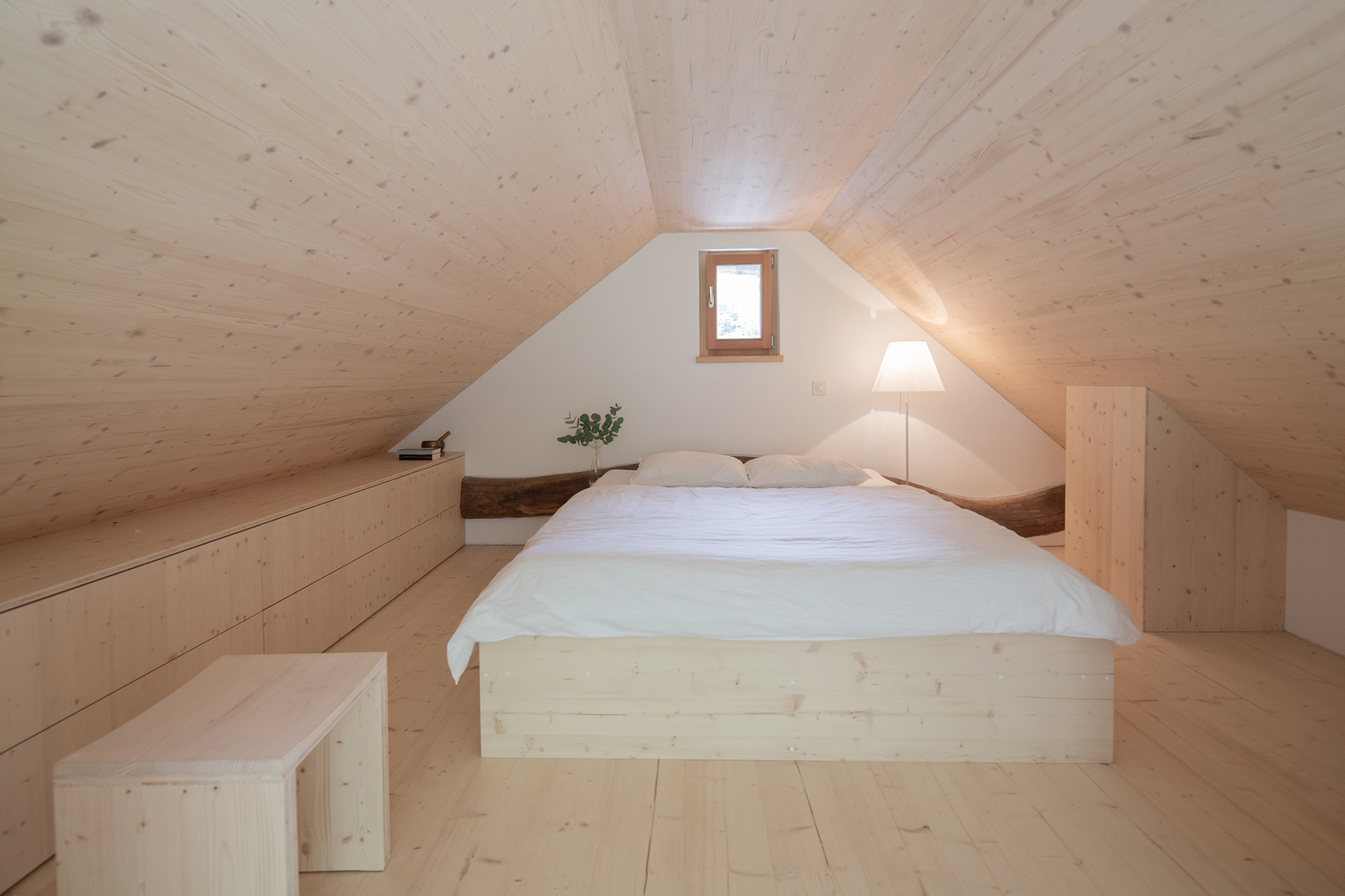 瑞士最小 Municipality 的可持续假日小屋-17