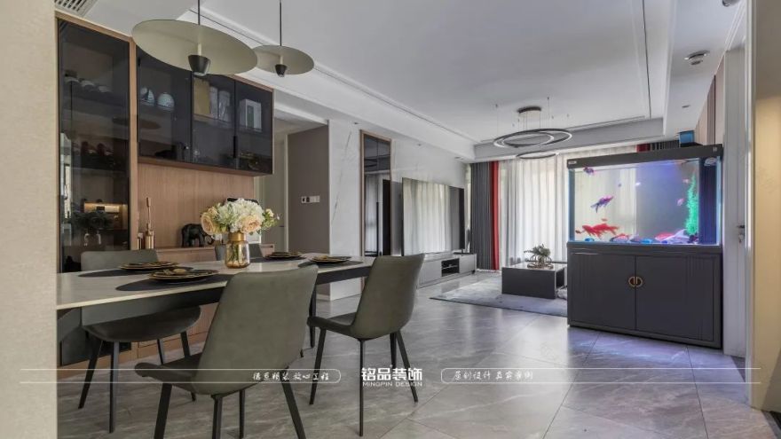 简约潮玩空间,金融精英的舒适浪漫之家丨铭品装饰-33