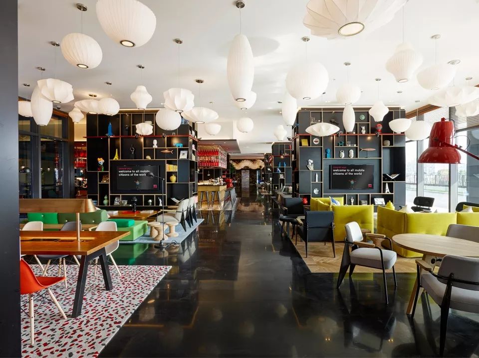 citizenM 上海虹桥店，活力四溢的现代公共空间-5