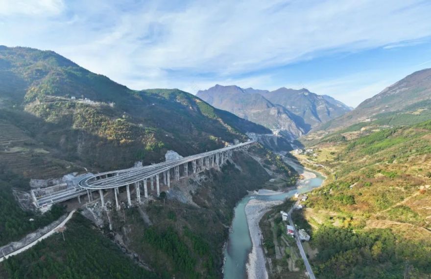 这条高速公路一通,渝陕就更近了!-36