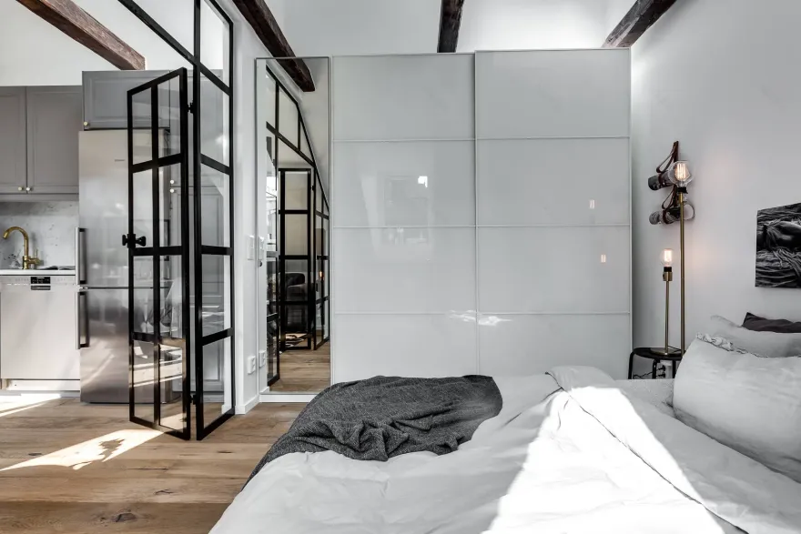 小空间大利用 | 玻璃隔墙的装饰魅力-10