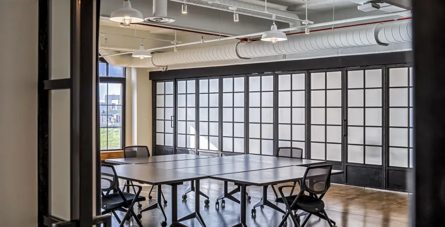 Carhartt Workshop · 硬核工业风办公室设计丨美国底特律丨McIntosh Poris Associates-9