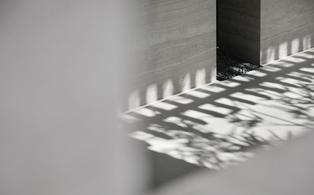 遇岩 | 德赛斯岩板展厅的沉浸式山林之旅-2