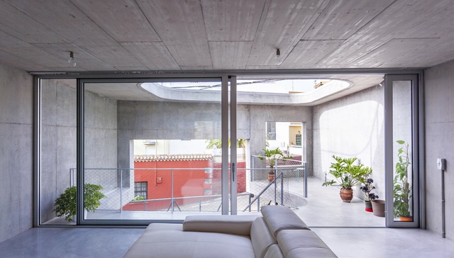 西班牙绍萨尔"G House"——混凝土与庭院的巧妙结合-23