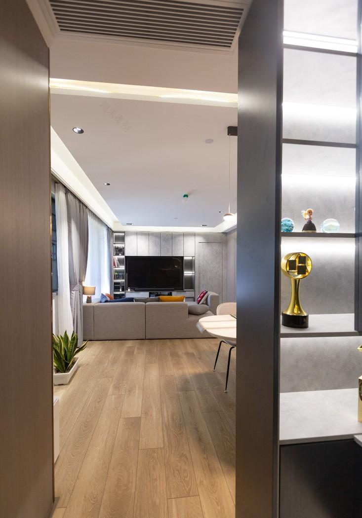 原木灰的现代艺术之家-1