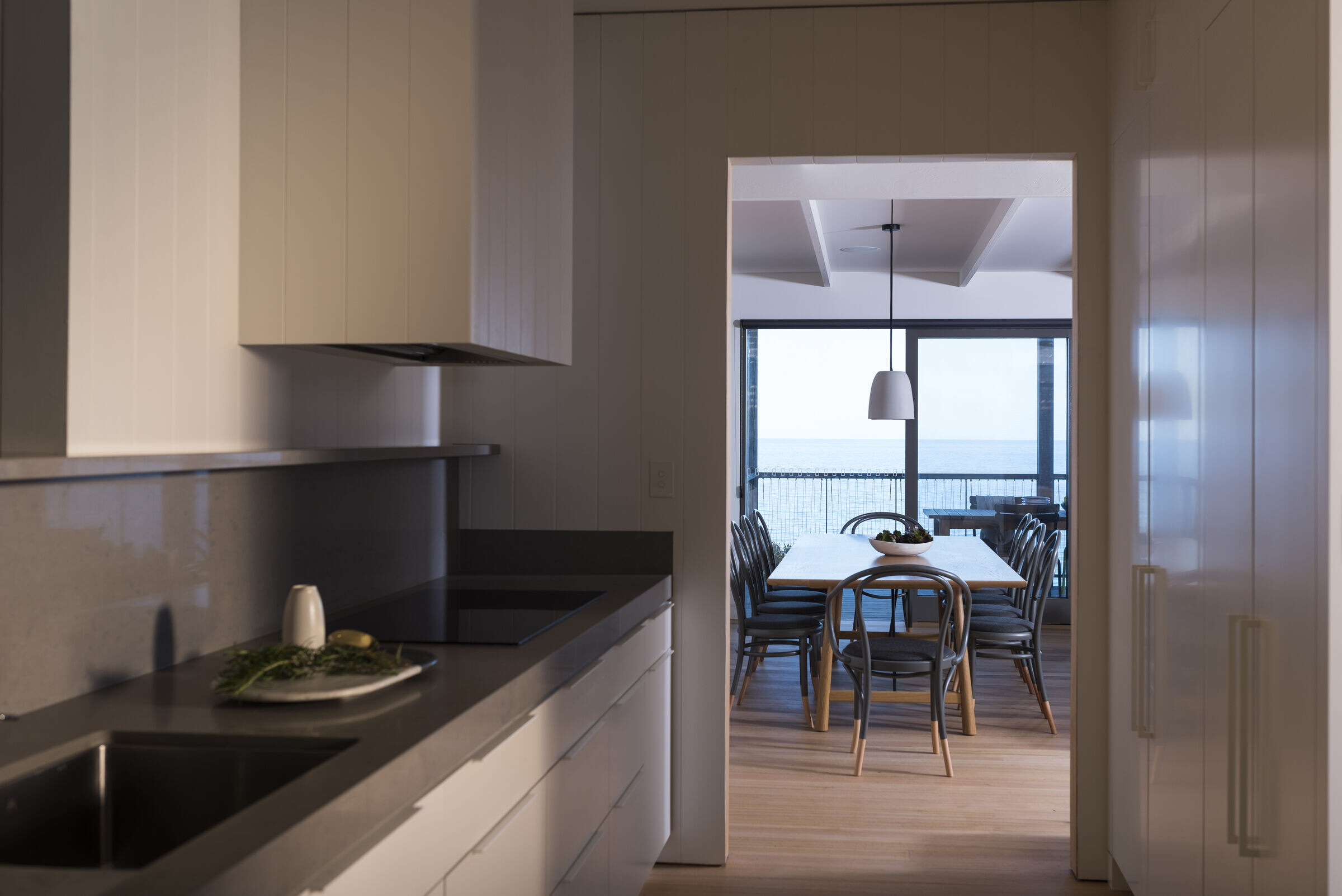 Lorne House · 旧貌换新颜的海边现代别墅丨Australia丨Hindley & Co-8