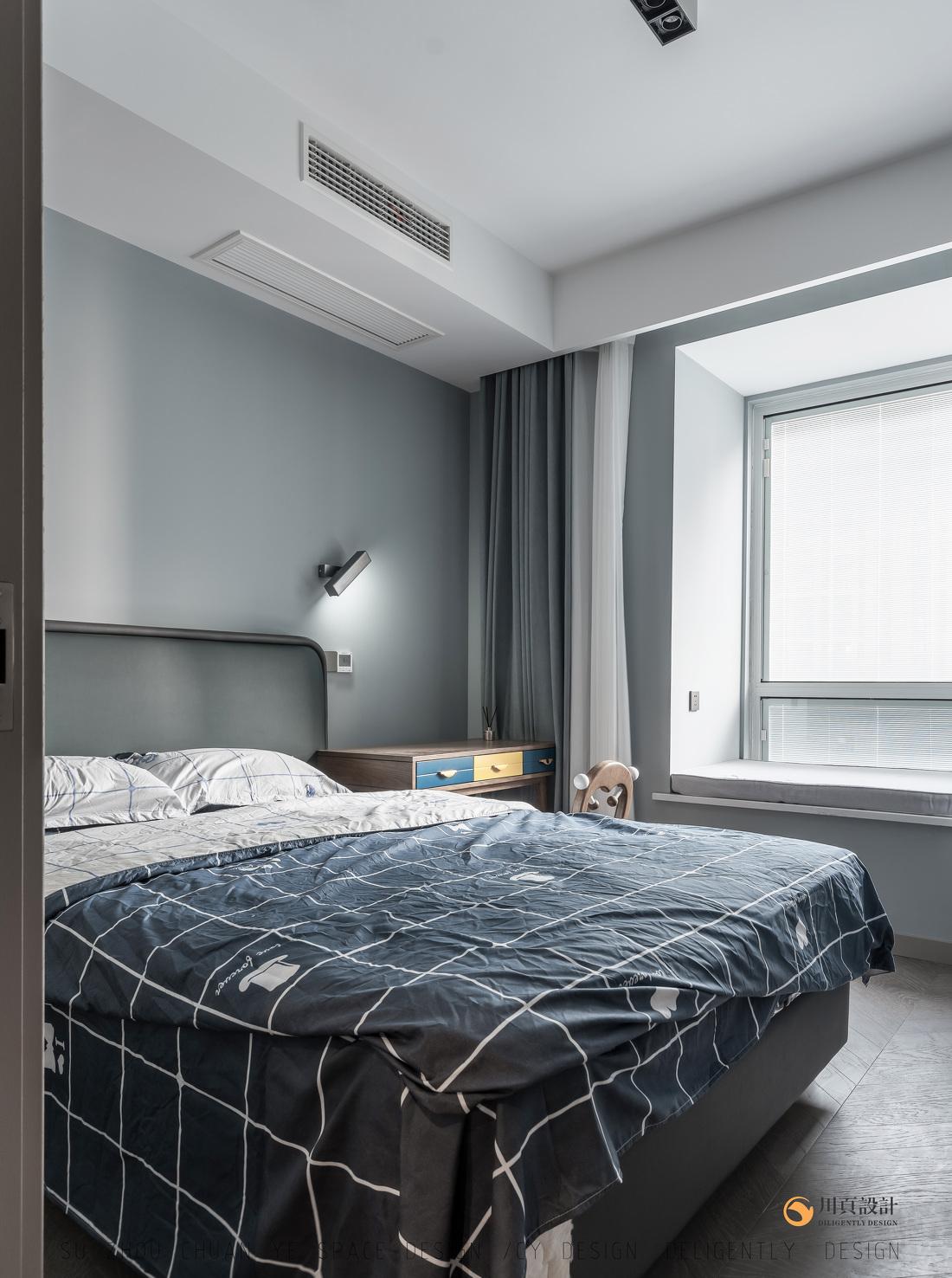 极简黑白灰空间中的宁静“蓝”-25