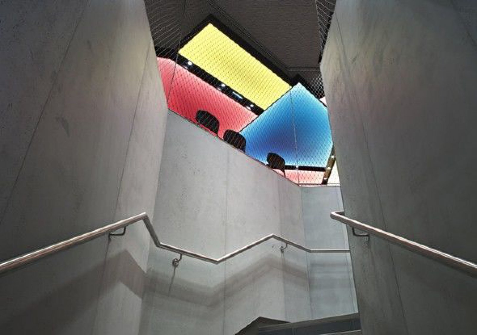 香榭丽舍大街上的麦当劳-5