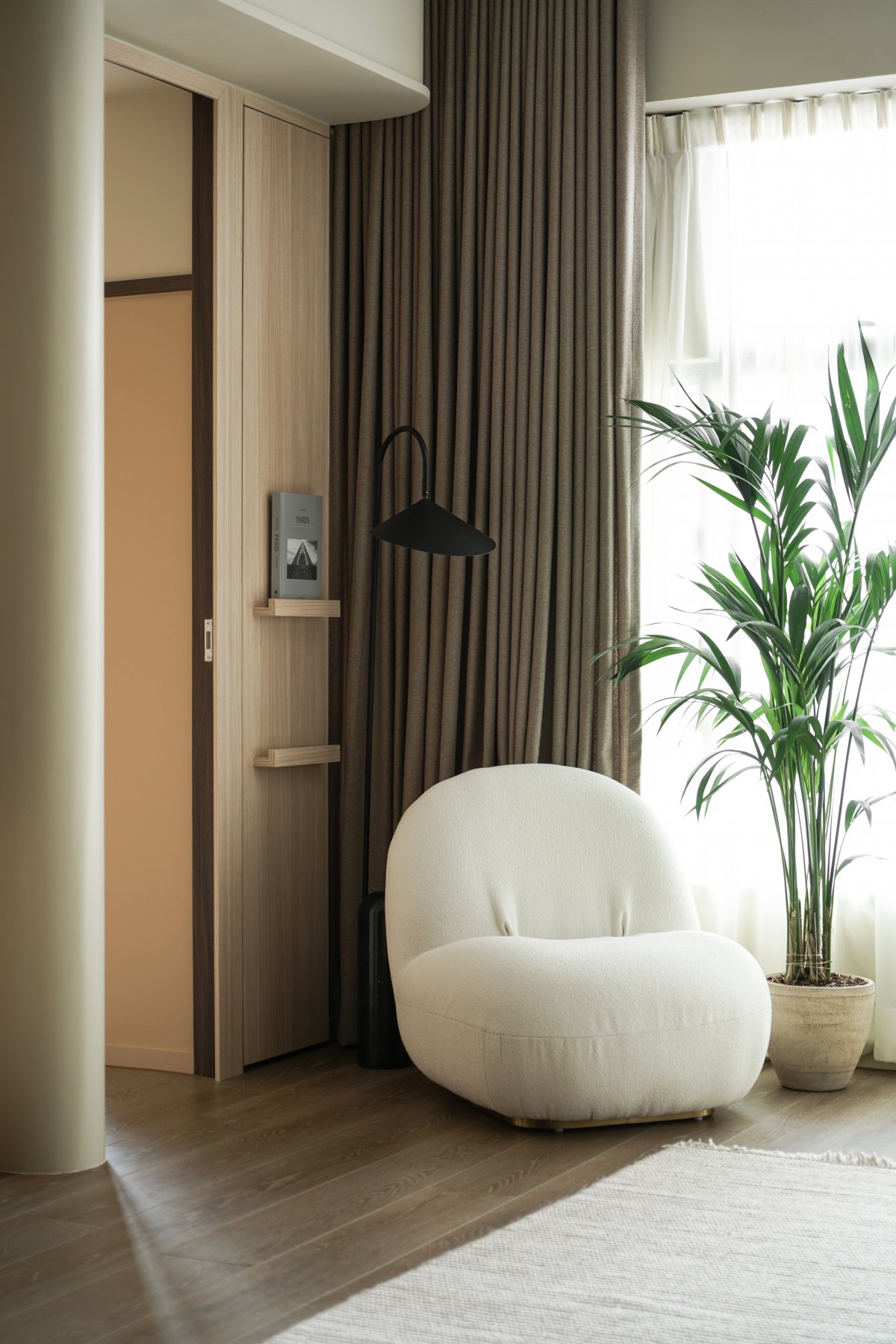 家装设计案例鉴赏——当轻甜奶油感与复古相接-3