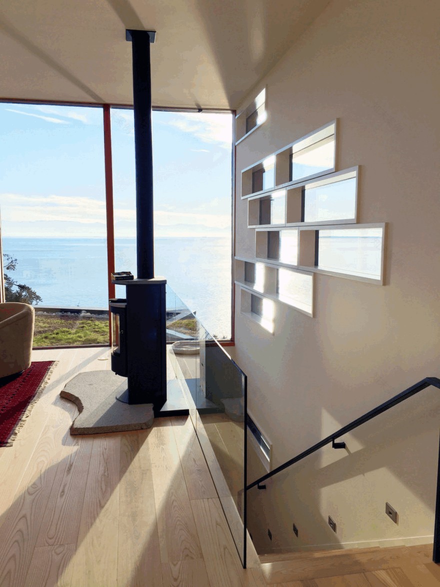 Four Stacked Boxes Defining Modern Family House in San Juan Island-20