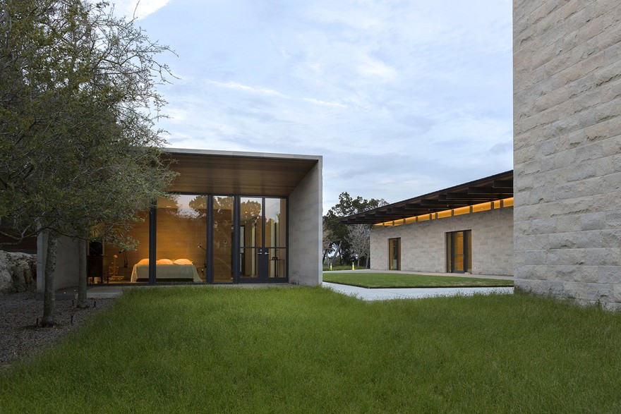 Elegant Home with the Sensibilities of an Art Museum: Hollowcat Wild-17