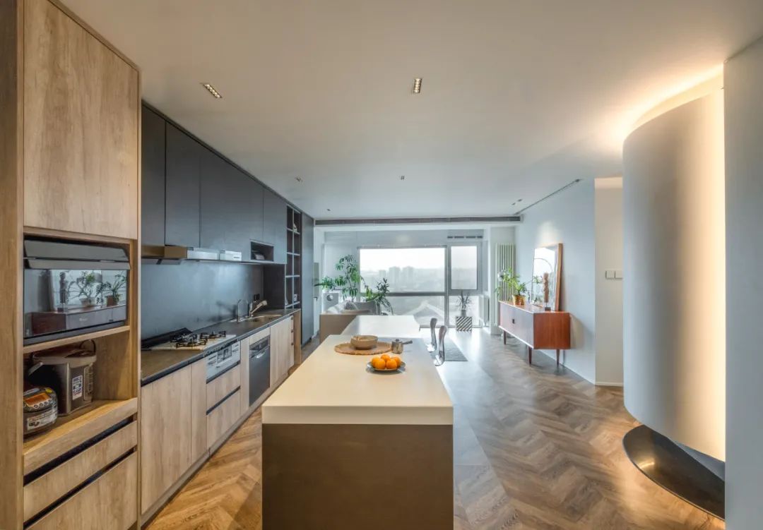 有爱之家 | 鱼骨拼地板++ 弧形外墙，100㎡住一狗二猫三人-22