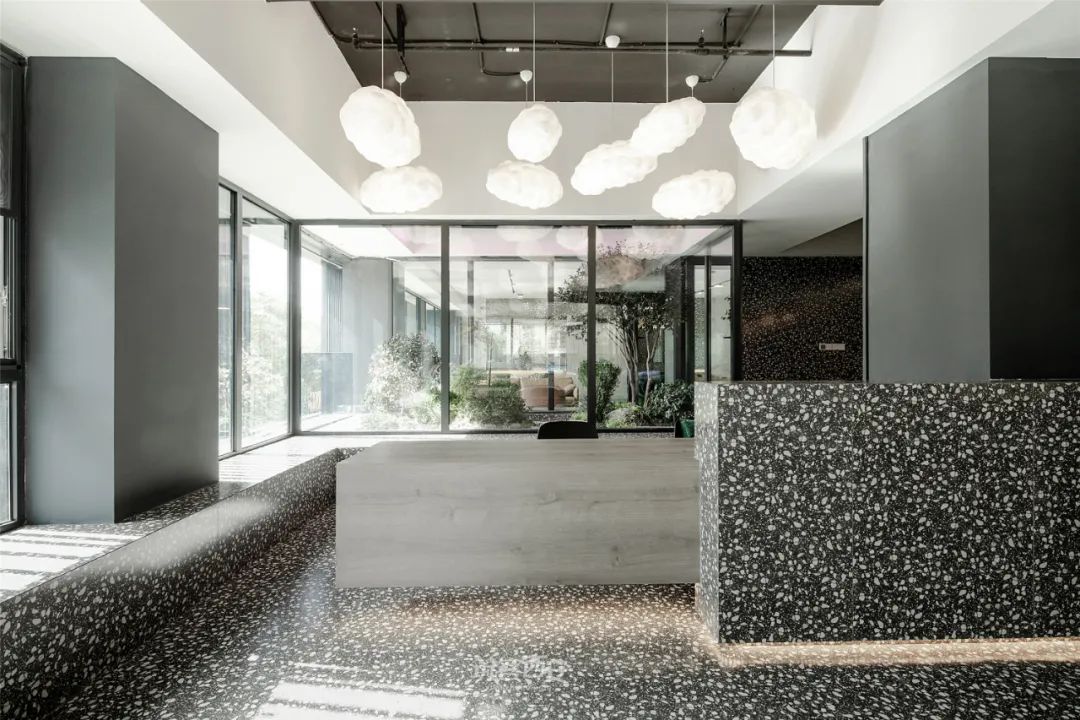 另类售楼部 | 艺术画廊般的空间探索-52