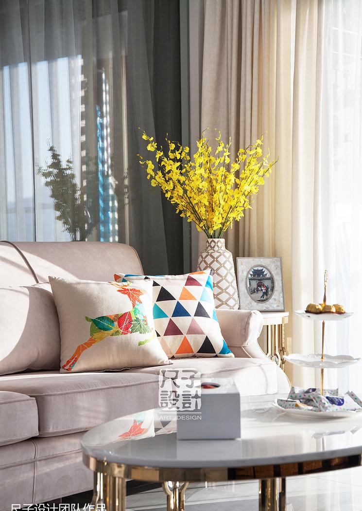 情迷贝加尔湖畔的现代居家设计-7