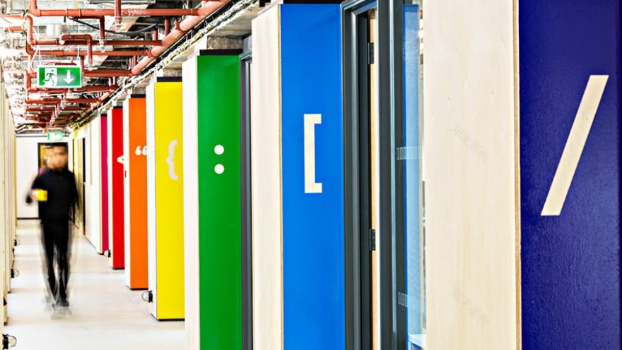 伦敦科技创业中心,废旧材料打造的活力空间-1