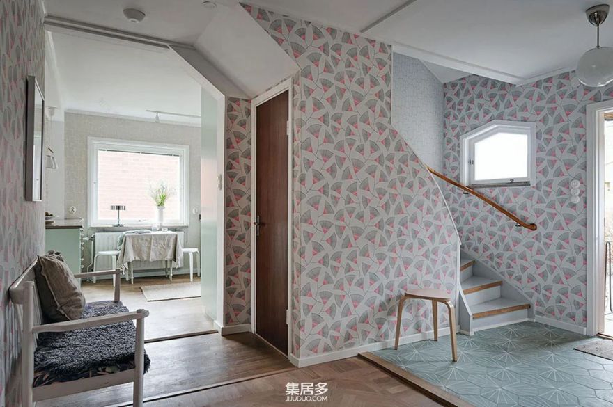 瑞典小屋复古壁纸与木墙设计-28