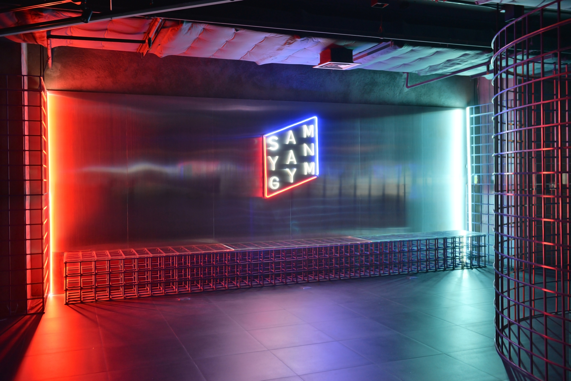 Sam Yan Gym / Looklen Architects-28