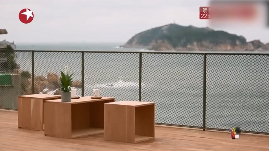 《梦想改造家》封神之作：同样花了130万，爆改悬崖之上老破危房，真的太牛了！-156