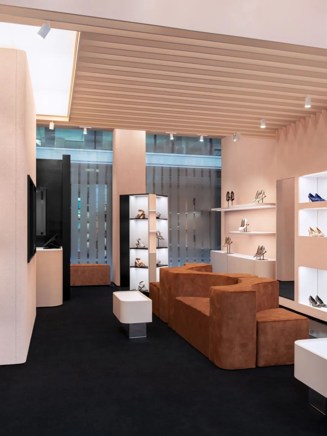 米兰 Sergio Rossi 概念鞋店设计丨意大利米兰丨Cristina Celestino-13