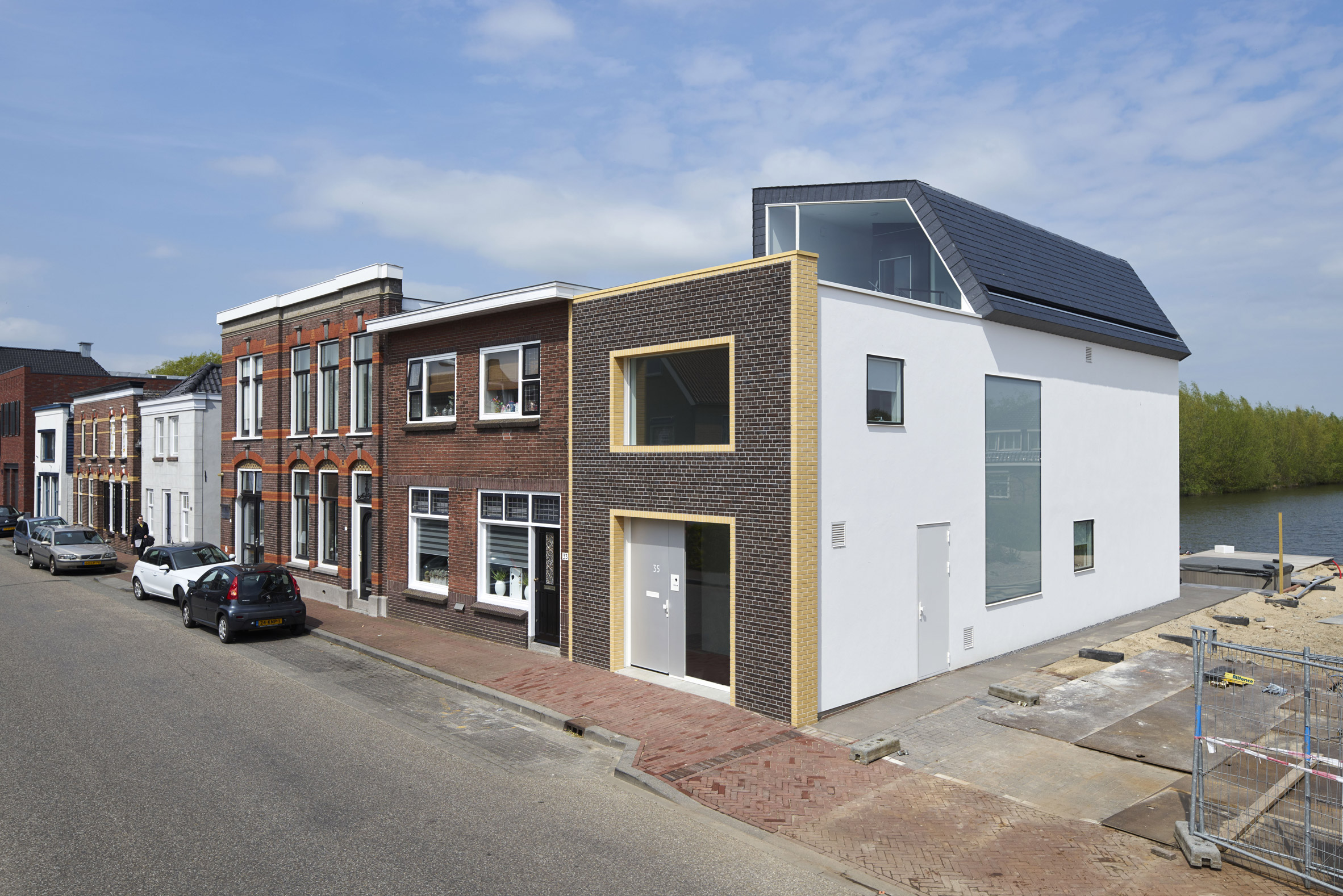 Ruud Visser Architects completes house in Holland that looks like a giant A-3