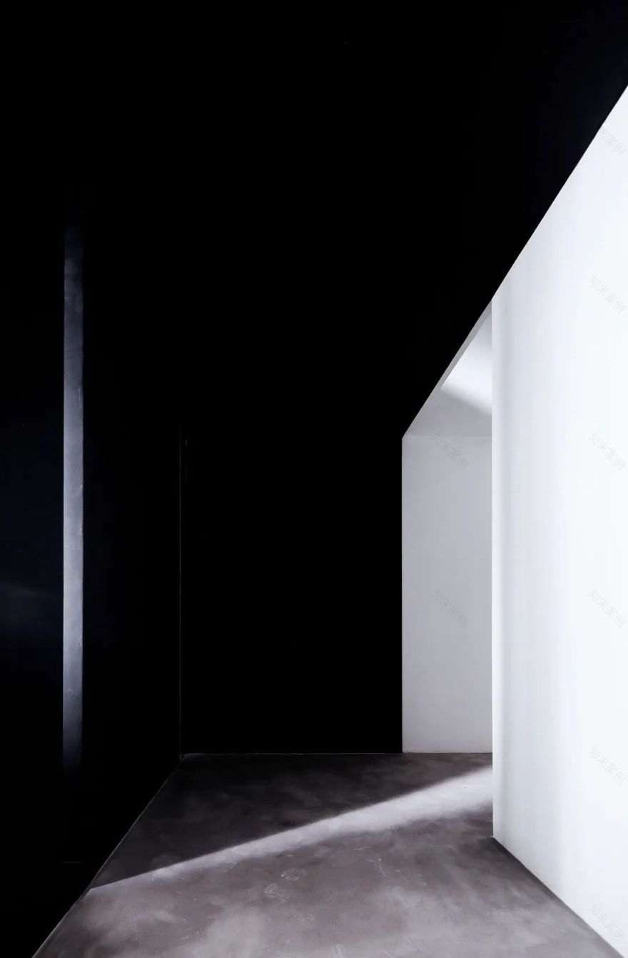 南京南站绿地之窗写字楼平衡黑白空间设计-43