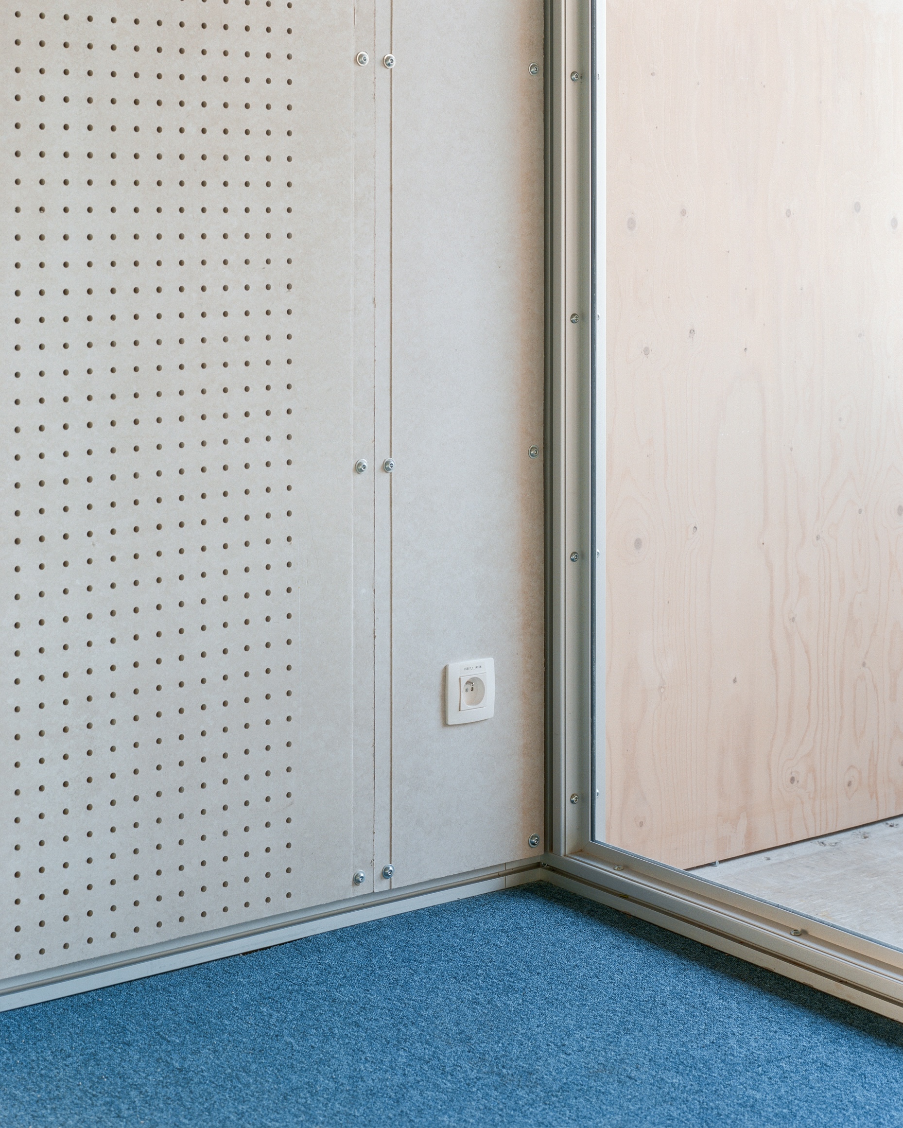 虚拟 DOS 机（WVDM）活实验室

注：WVDM 是 Windows Virtual DOS Machine 的缩写，常见释义为Windows 虚拟 DOS 机 ，这里根据习惯稍作译文精简Living Lab通常译为活实验室 ，是一种创新的研究方法和实践模式 丨比利时丨MAKER architecten-34