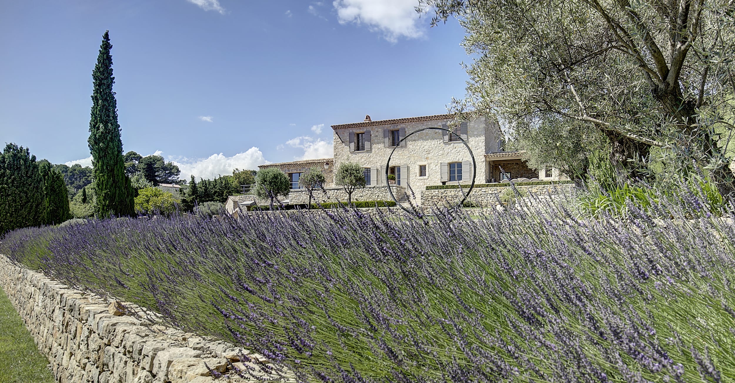 法国瓦尔邦 Bastide La Sousta 别墅翻新-2