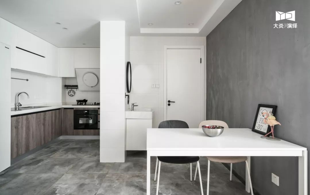 极简黑白灰,小户型 LOFT 变大 house-23