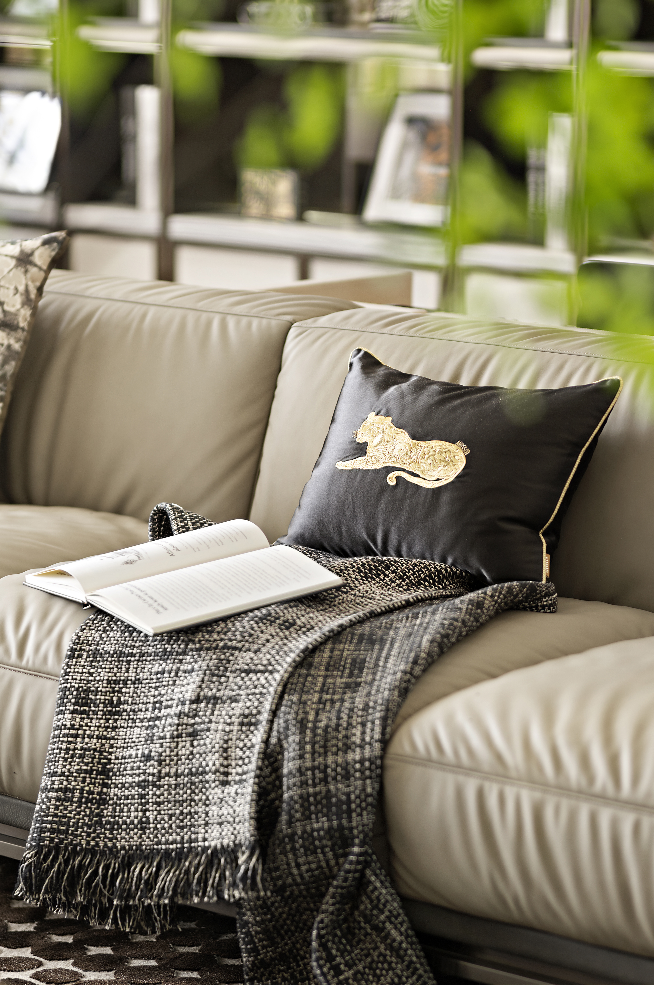 深圳盘石设计 | 260㎡黑金格调，邂逅内敛与奢华！-11