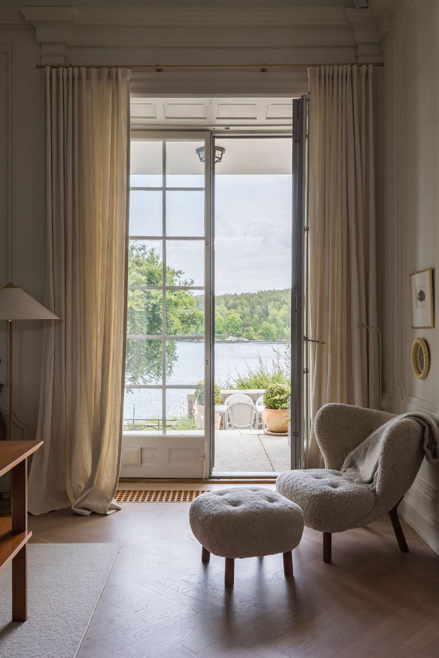 斯德哥尔摩郊区海滨别墅 | 古典与奢华的完美结合-2