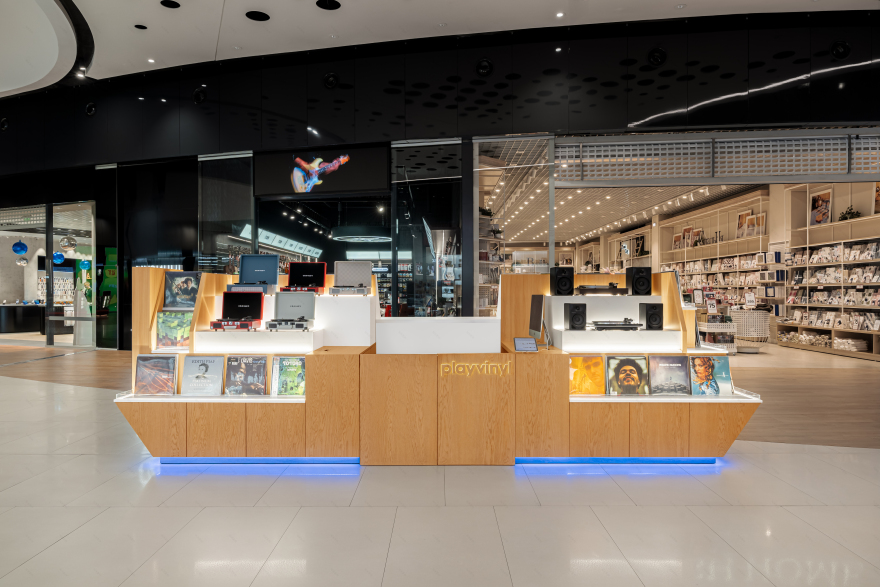 在商场播放黑胶唱片丨乌克兰基辅丨Julia Katerinych,Vitalii Sobchenko-48