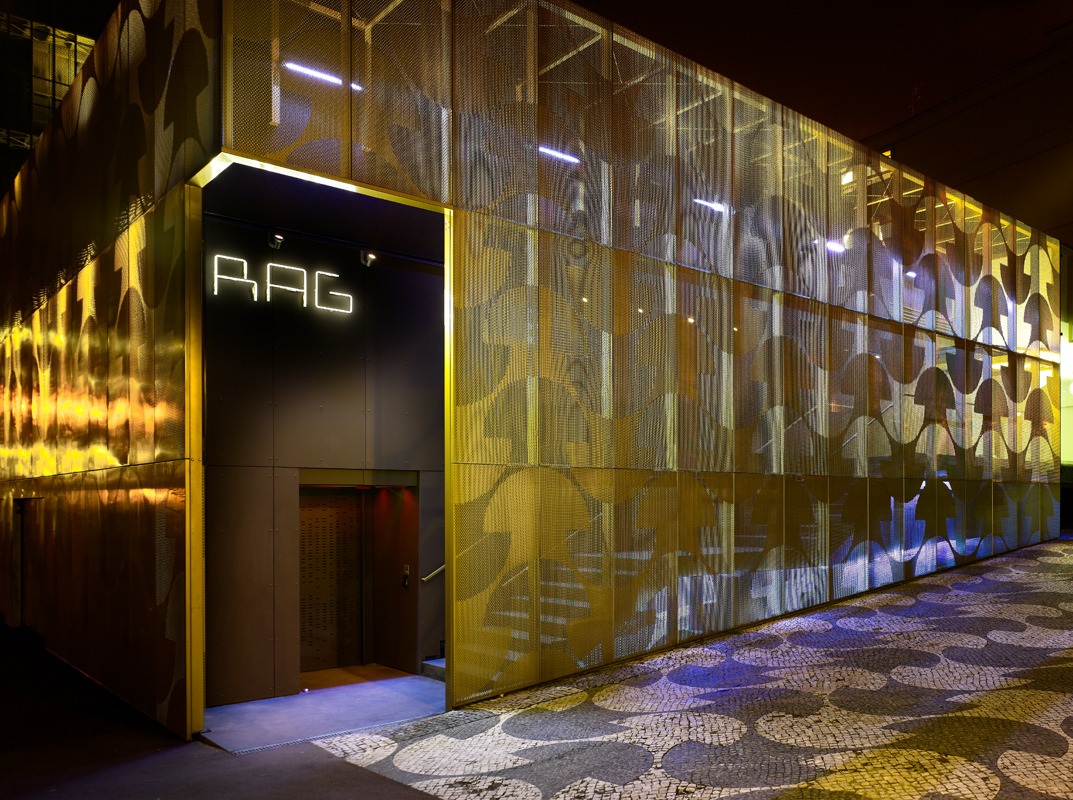 巴黎葡萄牙公寓翻新记 | 战舰灰立面展现独特魅力-32