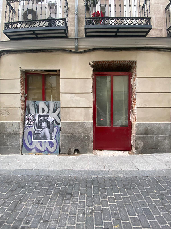 马德里社交俱乐部(注:在西班牙语里,la是定冠词,social有社交的意思 ,Madrid是马德里,LA SOCIAL MADRID有可能是马德里当地一个社交俱乐部之类的名称,这只是基于常见情况的推测) 丨西班牙马德里-39