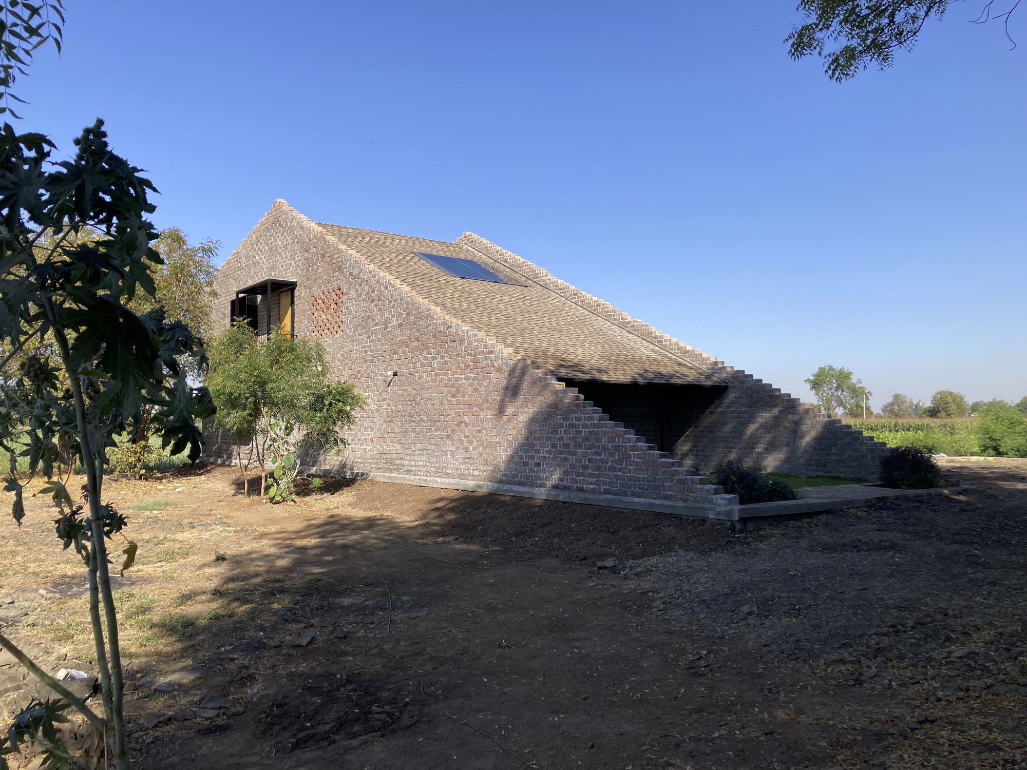 一半即更多 一栋在建房屋丨印度丨Atelier Shantanu Autade,Studioboxx-11