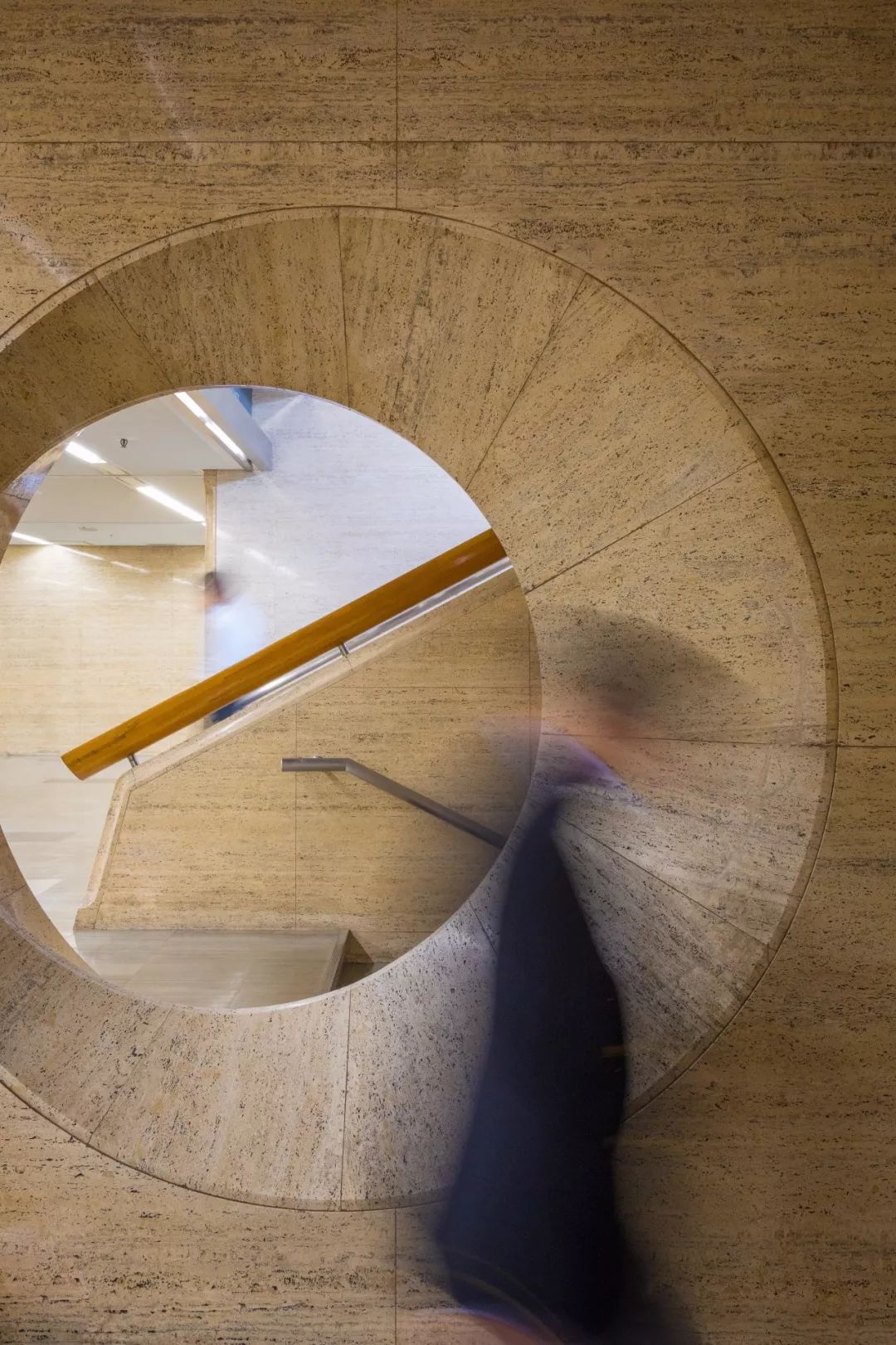 日建设计传奇建筑 Palaceside Building 灵感手巾、折纸建筑问世-7