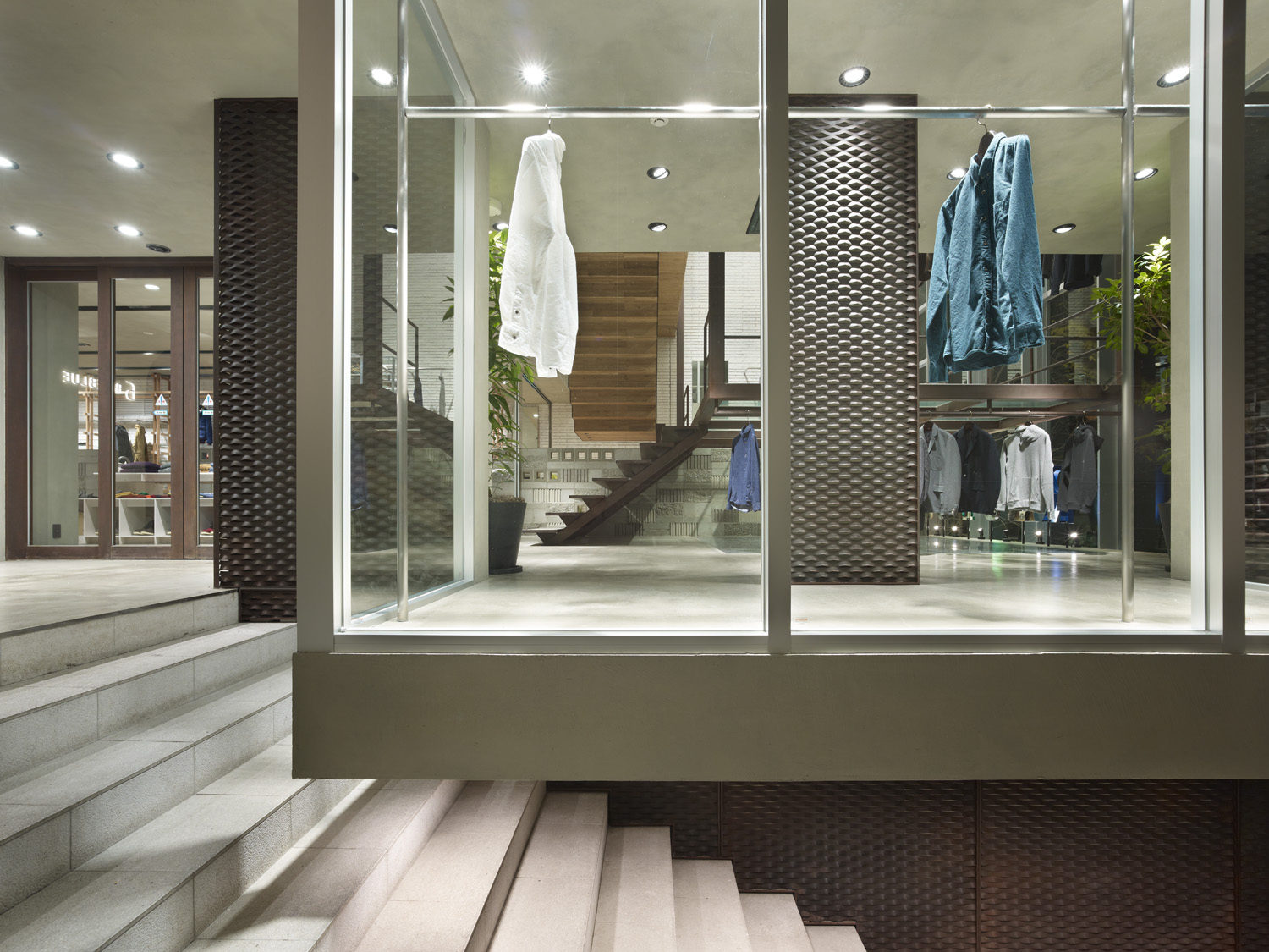 福冈怒蓝（注：这里RAGEBLUE可能是特定名称，直译为怒蓝，结合Fukuoka（福冈），推测可能是福冈的某个品牌、组织等叫怒蓝 ） 丨日本福冈丨构造设计寺戸巽海,照明设计DAIKO-29