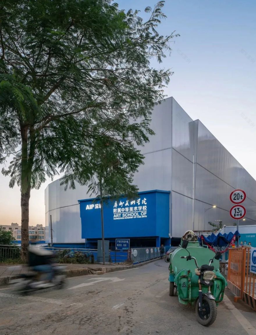 蓝白艺术院校丨中国深圳丨万社设计-24