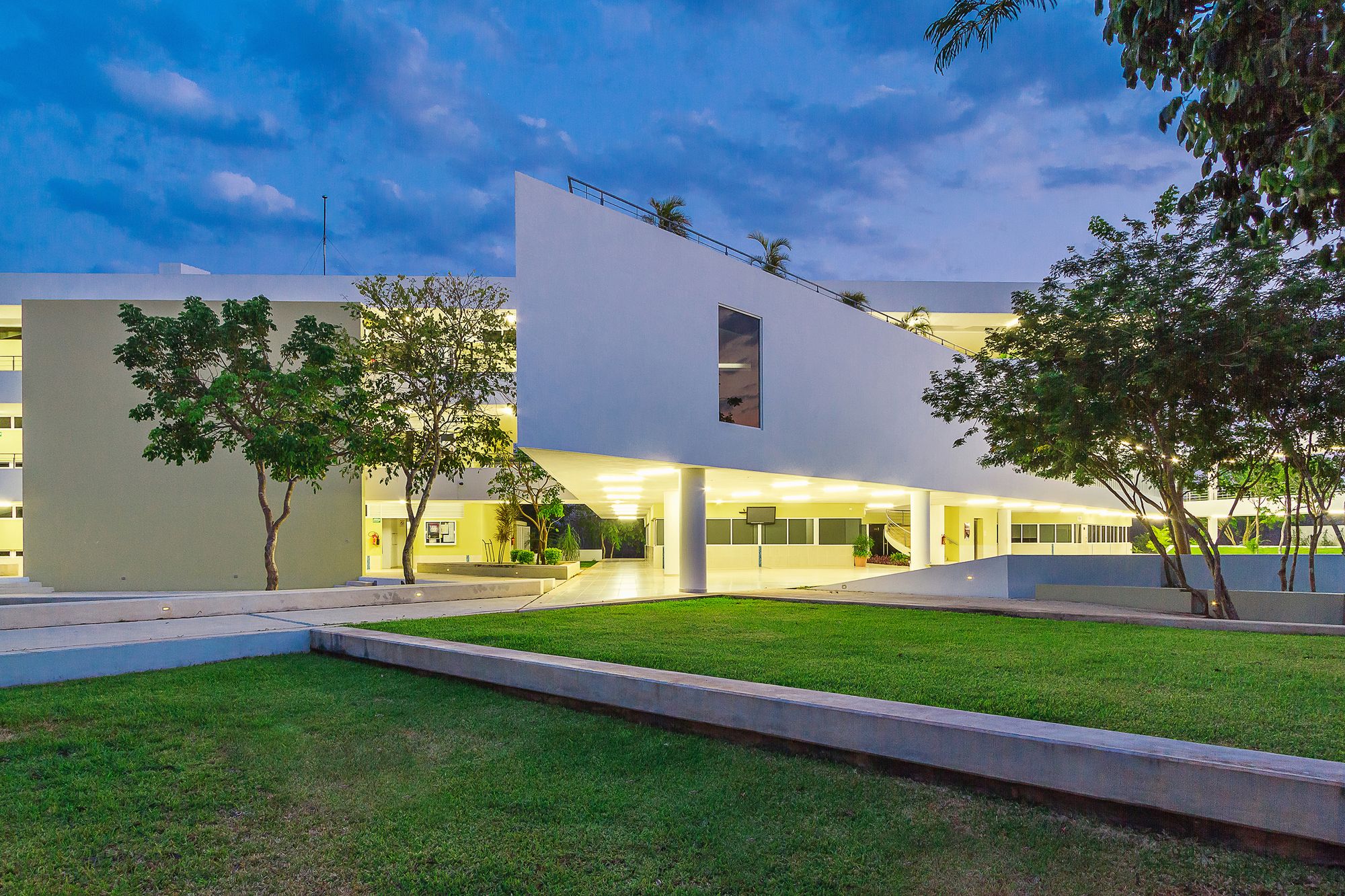 墨西哥尤卡坦自治大学教育学院 | 建筑系的 Departamento de Proyectos 设计团队-21