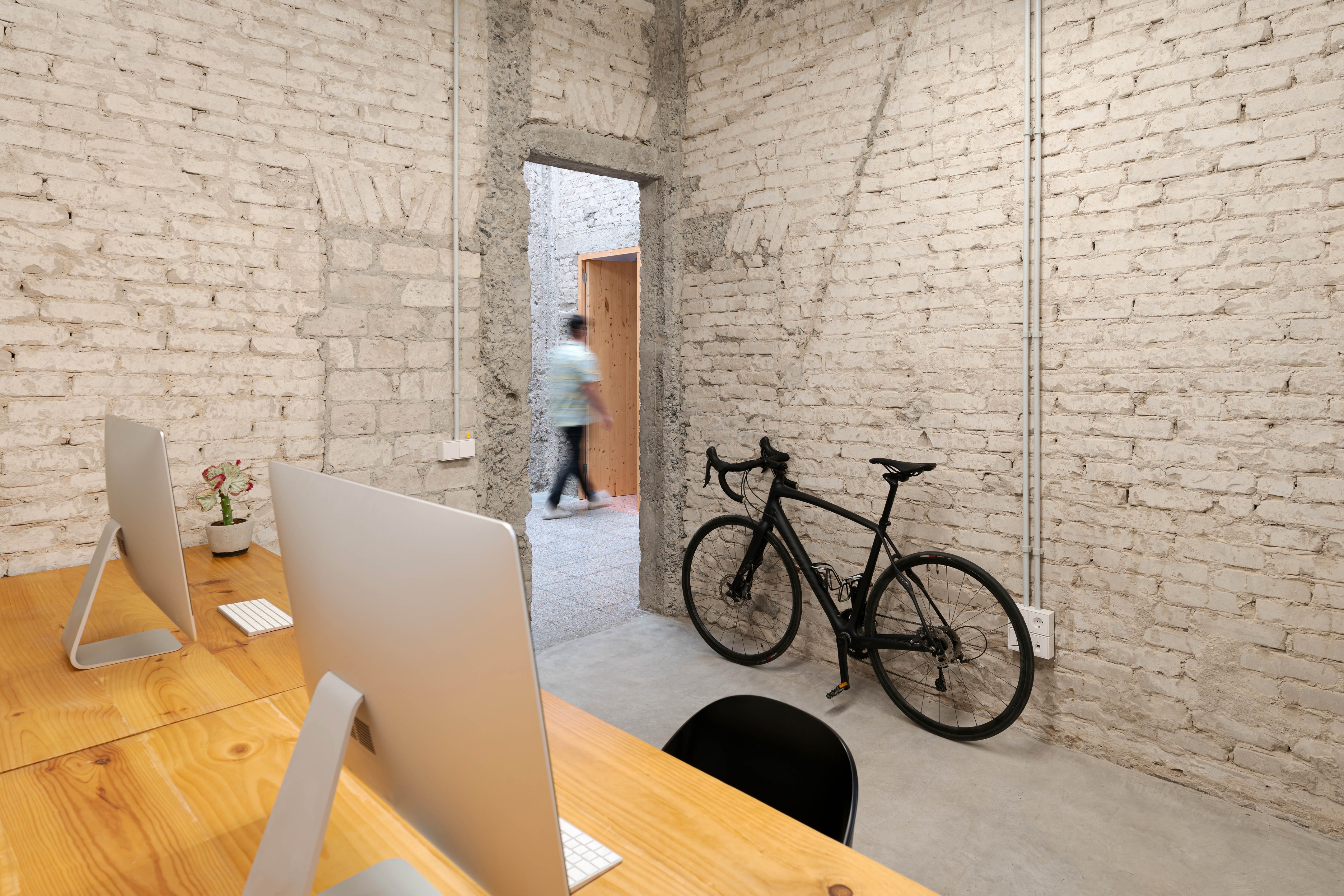 西班牙裸屋 · 历史街区的现代设计重生丨西班牙拉斯帕尔马斯丨XStudio-17