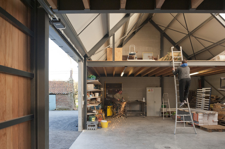 比利时农村现代谷仓设计，温暖触感与工业风格的完美结合-12