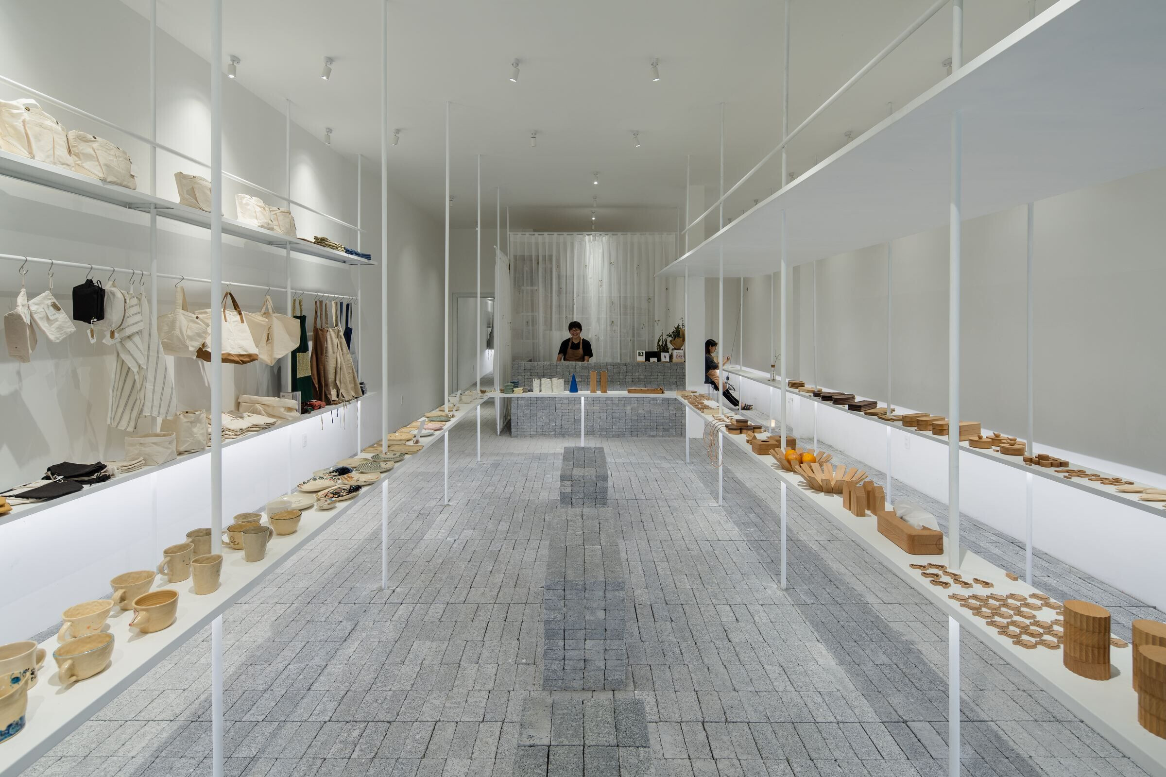 越南陶器店创意展示空间丨越南胡志明市丨Sawadeesign Studio-37