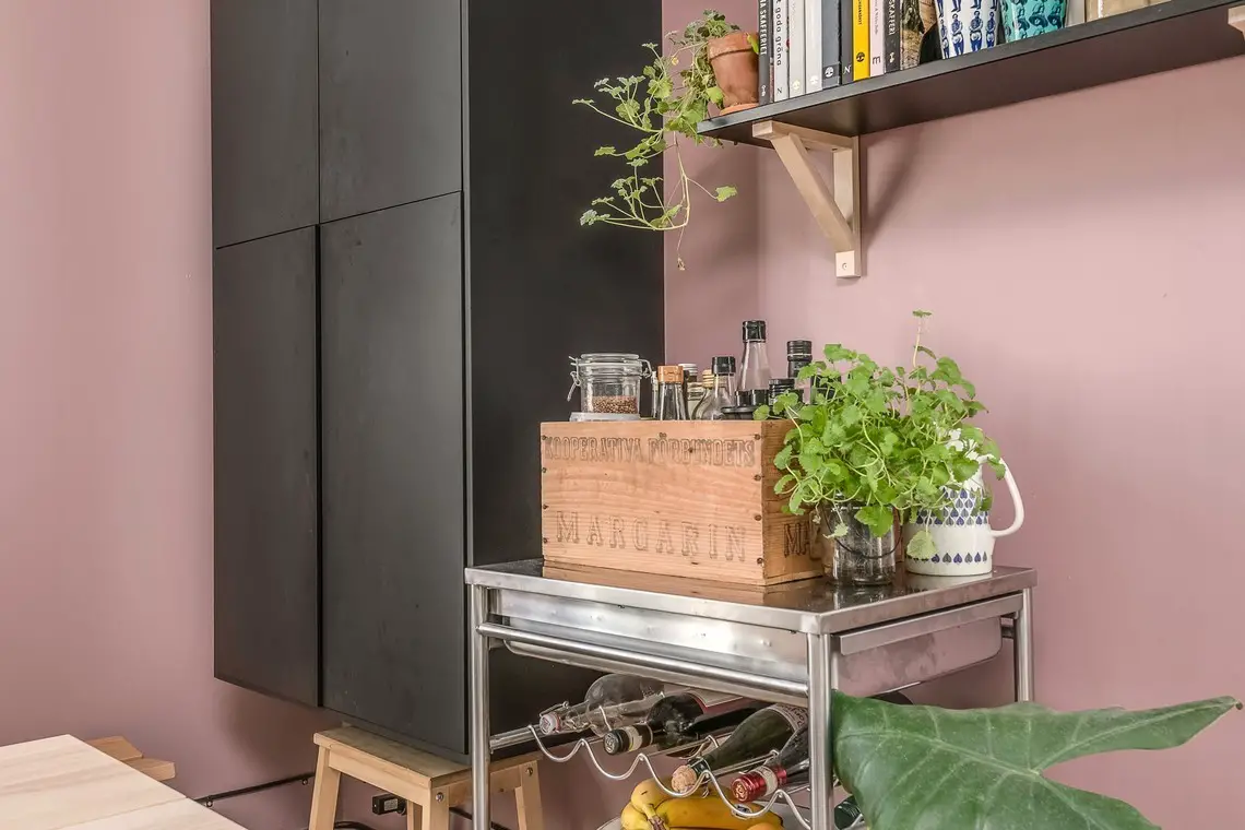 复古色彩的瑞典老屋厨房-4