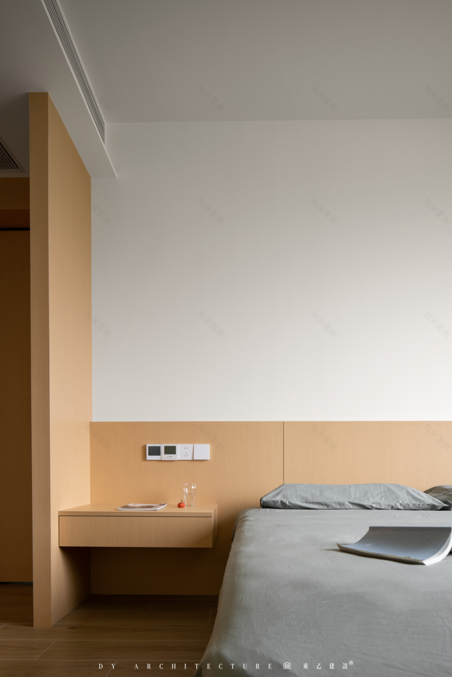 原始粗狂的混凝土裸顶遇上紧凑小三房,这酷酷的松弛感真让人着迷丨中国长沙丨東乙建设-111