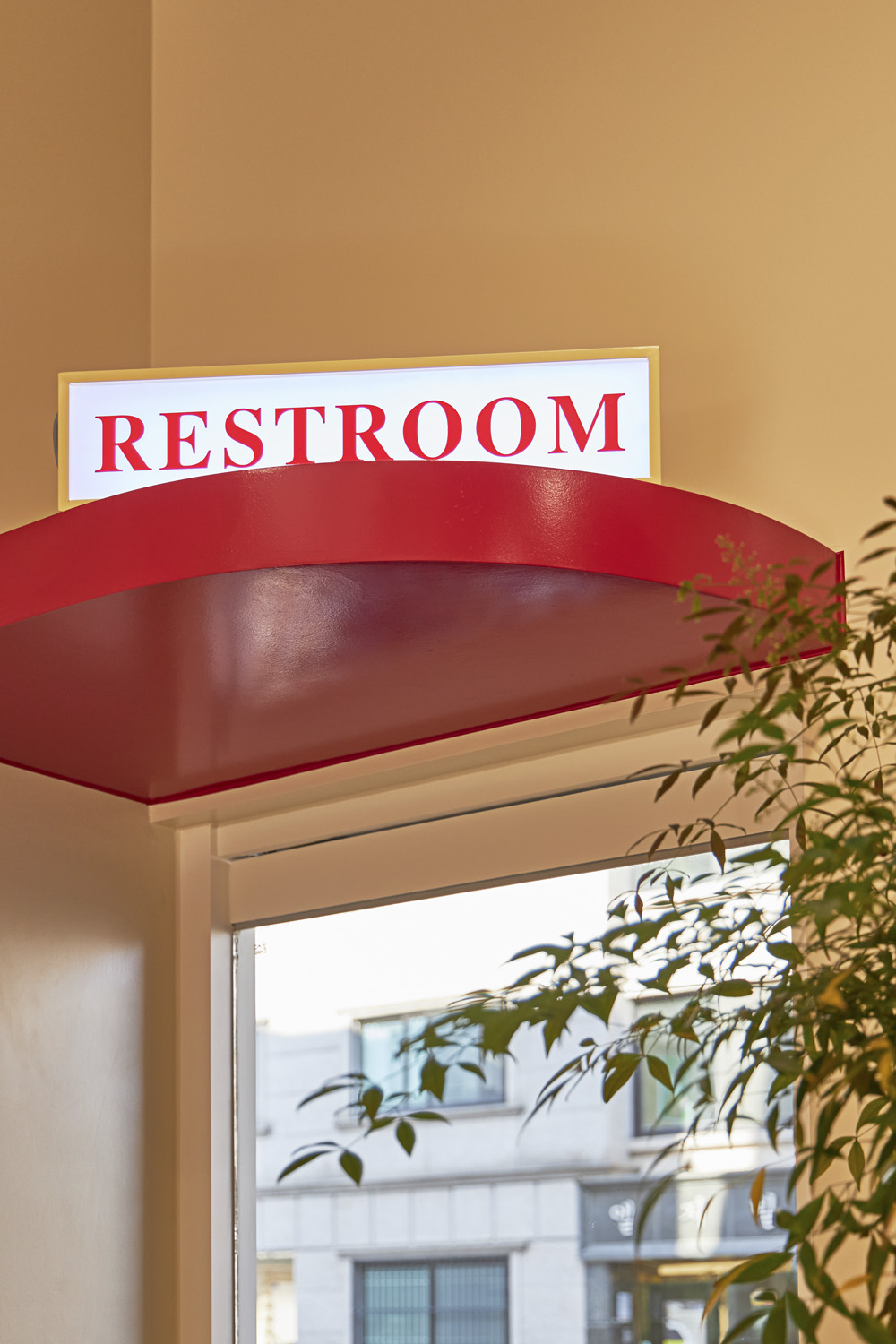 魅力无限的白色木纹 | 莱兹奥凡的 22 平米小型咖啡厅设计-23