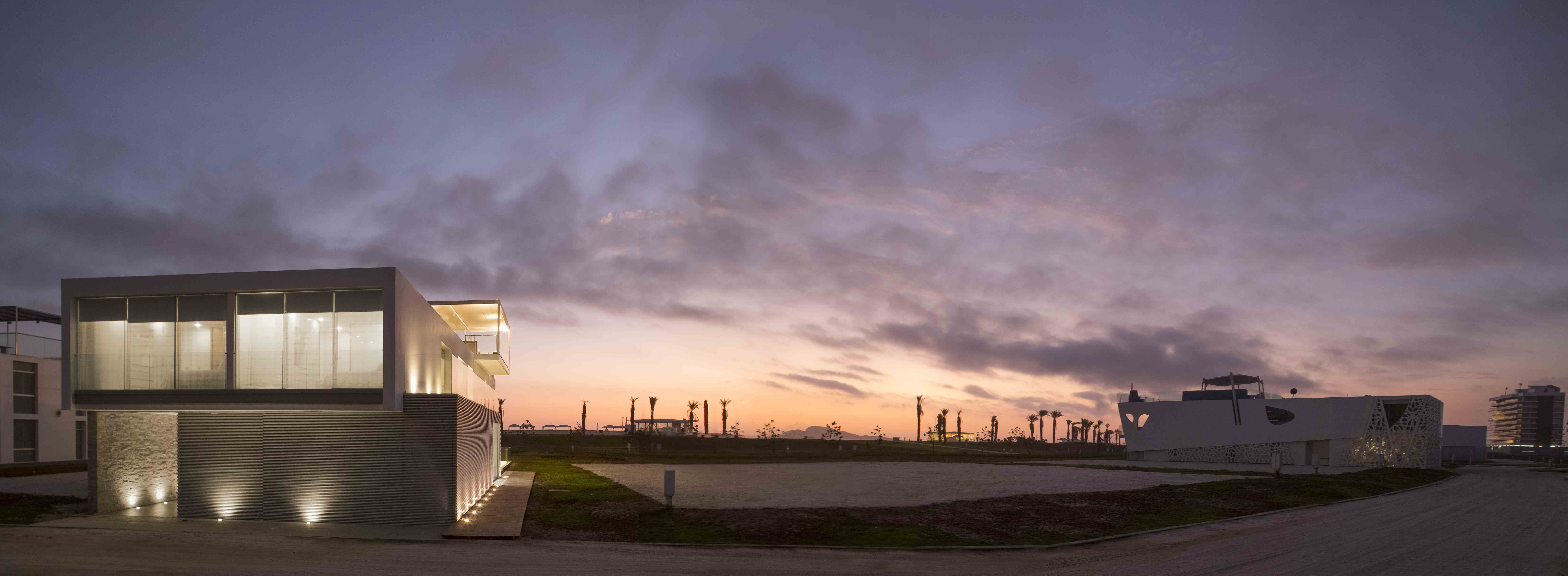 三立方体秘鲁海滩别墅 | 创新空间设计，三家庭共享和谐生活-48