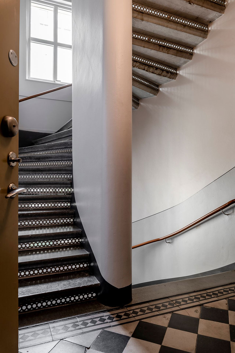 瑞典哥德堡优雅公寓 | 木质厨房与柔和色彩的完美结合-29